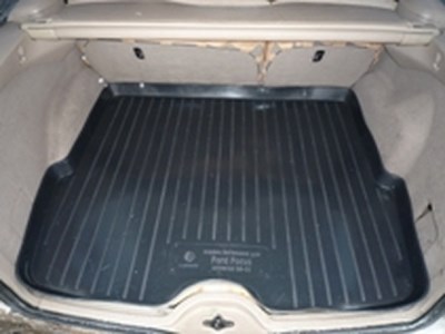 Ковер в багажник Ford Focus un (98-05) полиуретан 