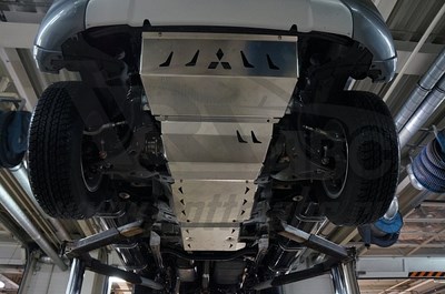 Защита днища Mitsubishi L-200, V-все; КПП-все (2015-) из 4х частей (радиатор,картер, КПП, РК) (Алюминий 4 мм)