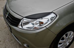 Накладки на передние фары (реснички) 2шт. Renault (рено) Sandero (2009 по наст.) SKU:66756qw ― PEARPLUS.ru