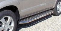 Боковые подножки (пороги) , выполненна из нержавеющей стали, черного цвета, диаметр 80мм