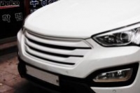 Решётка радиатора цвет: Белый  Hyundai Santa Fe (2012 по наст.)