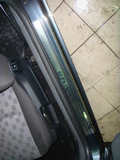 Накладка на внутренние пороги без логотипа (компл. 4 шт.) Ford Focus new 5D Turnier 2012-