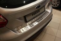 Накладка на наруж. порог багажника штампованная полосы,Ford Focus new 5D 2011-