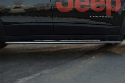 Пороги труба 75х42 овал с проступью Jeep Cherokee Trailhawk 2014-