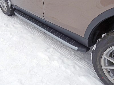 Пороги алюминиевые с пластиковой накладкой (карбон серебро) 1820 мм Land Rover Discovery Sport 2015-