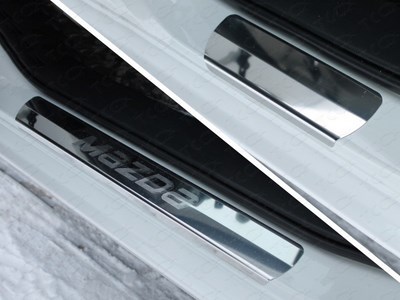 Накладки на пороги (лист зеркальный надпись Mazda (мазда)) Mazda (мазда) 6 2015- ― PEARPLUS.ru