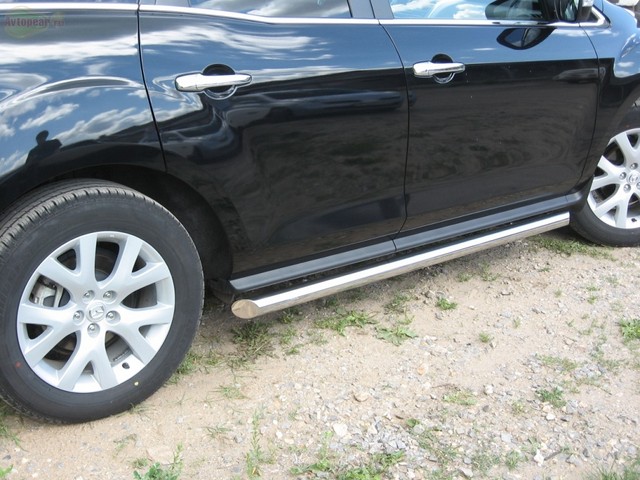 Боковые подножки(пороги) труба из нержавеющей стали 63мм c заглушкой из нержавеющей стали под углом 45 градусов Mazda CX-7 (2007-2010)