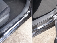 Накладки на пороги (лист зеркальный) Nissan Tiida 2015