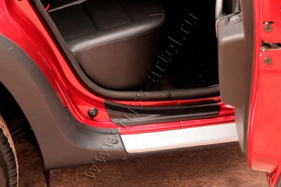 Накладки на внутренние пороги дверей-задние  (2 шт.)  Вариант 2 Renault (рено) Duster 2015-н.в. ― PEARPLUS.ru