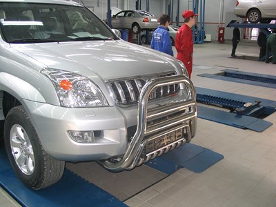 Защита переднего бампера (кенгурин) мини d 60 Toyota Land Cruiser 120 Prado 2003-2010
