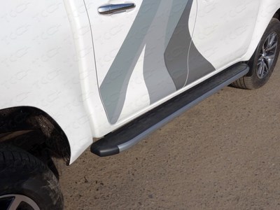 Пороги алюминиевые с пластиковой накладкой (карбон серые) 1920 мм Toyota Hilux 2015- SKU:458565qw