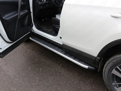 Пороги алюминиевые с пластиковой накладкой 1720 мм Toyota RAV4 2015-