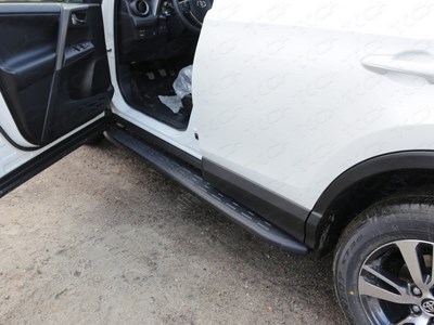 Пороги алюминиевые с пластиковой накладкой (карбон черные) 1720 мм Toyota RAV4 2015-