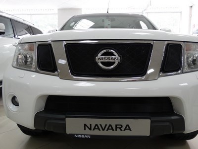 Защита радиатора Nissan Pathfinder (NAVARA) 2011-2015 black низ