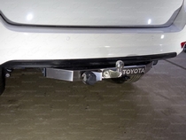 Фаркоп (оцинкованный, крюк F надпись Toyota (тойота)) для Toyota (тойота) Fortuner (2017-) 