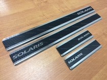 Накладки на пороги Hyundai (хендай) Solaris 2 (HCr) 2017- (нерж.сталь + КАРБОН) компл. 4шт.
