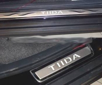 Накладки порогов метал Nissan Tiida (2004-2007)