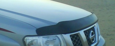 Дефлектор капота тёмный Nissan Patrol (2004-2009)