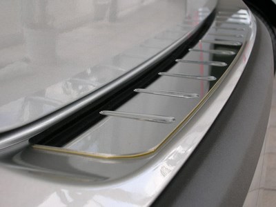 Накладка на задний бампер с силиконом, (2002-2006-) к-кт 1шт CHEVROLET AVEO I 5D