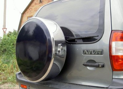 Чехол запасного колеса (крышка не окрашена) 215/65 R16 Chevrolet Niva (2003 по наст.)