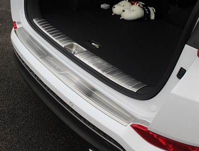 Накладка на задний бампер с логотипом и накладка на проем двери багажника, комплект HYUNDAI TUCSON 