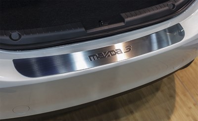 Накладка на наруж. порог багажника с рисунком, хэтчбек 5d,Mazda 3 2013-