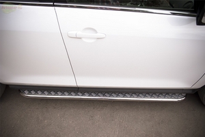 Боковые подножки(пороги) труба из нержавеющей стали 42мм (с листом) Mazda CX-7 (2010 по наст.)