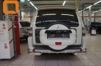 Защита заднего бампера (уголки) d 76/42 Mitsubishi Pajero 4 V80 (2012 по наст.)
