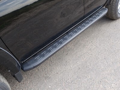 Пороги алюминиевые с пластиковой накладкой (карбон черные) 1820 мм Mitsubishi L200 2015