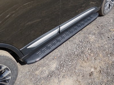 Пороги алюминиевые с пластиковой накладкой (карбон черные) 1720 мм Mitsubishi (митсубиси) Outlander (оутлендер) 2015- SKU:458513qw ― PEARPLUS.ru