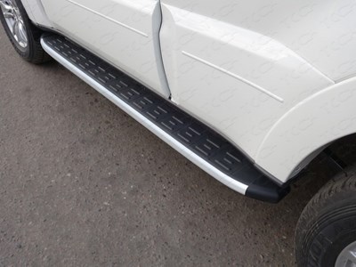 Пороги алюминиевые с пластиковой накладкой 1820 мм Mitsubishi Pajero IV 2014-