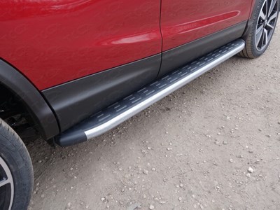 Пороги алюминиевые с пластиковой накладкой (карбон серебро) 1720 мм Nissan Qashqai 2015- (SPB)