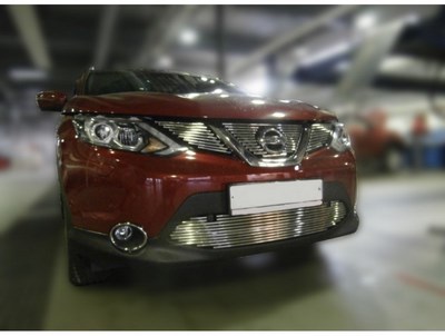 Накладка на решетку бампера d10 (с вырезом под парктроник) Nissan Qashqai (J11) 2015- 