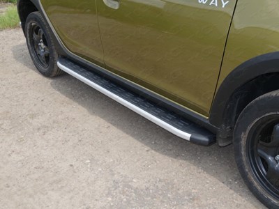 Пороги алюминиевые с пластиковой накладкой 1720 мм Renault Sandero Stepway 2015