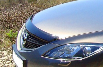 Дефлектор капота тёмный Mazda (мазда) 6 (2008-2012) ― PEARPLUS.ru