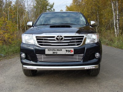 Защита передняя (овальная (с ходовыми огнями) ) 75х42 мм Toyota (тойота) Hilux 2012 ― PEARPLUS.ru