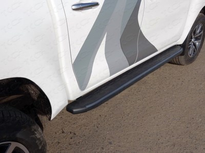 Пороги алюминиевые с пластиковой накладкой (карбон черные) 1920 мм Toyota (тойота) Hilux 2015- ― PEARPLUS.ru
