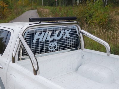 Защита кузова и заднего стекла 76,1 мм со светодиодной фарой Toyota Hilux 2015