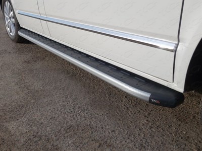 Пороги алюминиевые с пластиковой накладкой (карбон серебро) 2120 мм Volkswagen Multivan (T6) 2015- SKU:458568qw