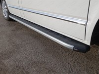 Пороги алюминиевые с пластиковой накладкой (карбон серебро) 2120 мм Volkswagen (фольксваген) Multivan (T6) 2015-