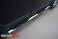 Боковые подножки(пороги) нержавеющая труба с противоскользящими накладками для ног 76мм с заглушкой из чёрного пластика Chevrolet Tahoe (2006 по наст.)