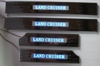        Накладки на пороги с подстветкой Toyota Land Cruiser J200 (2007 по наст.)